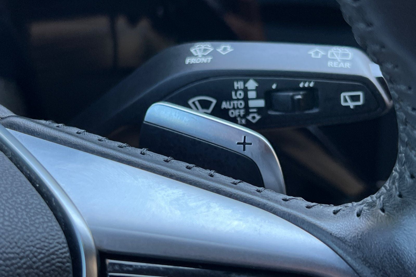 2019 Audi e-tron Prestige quattro