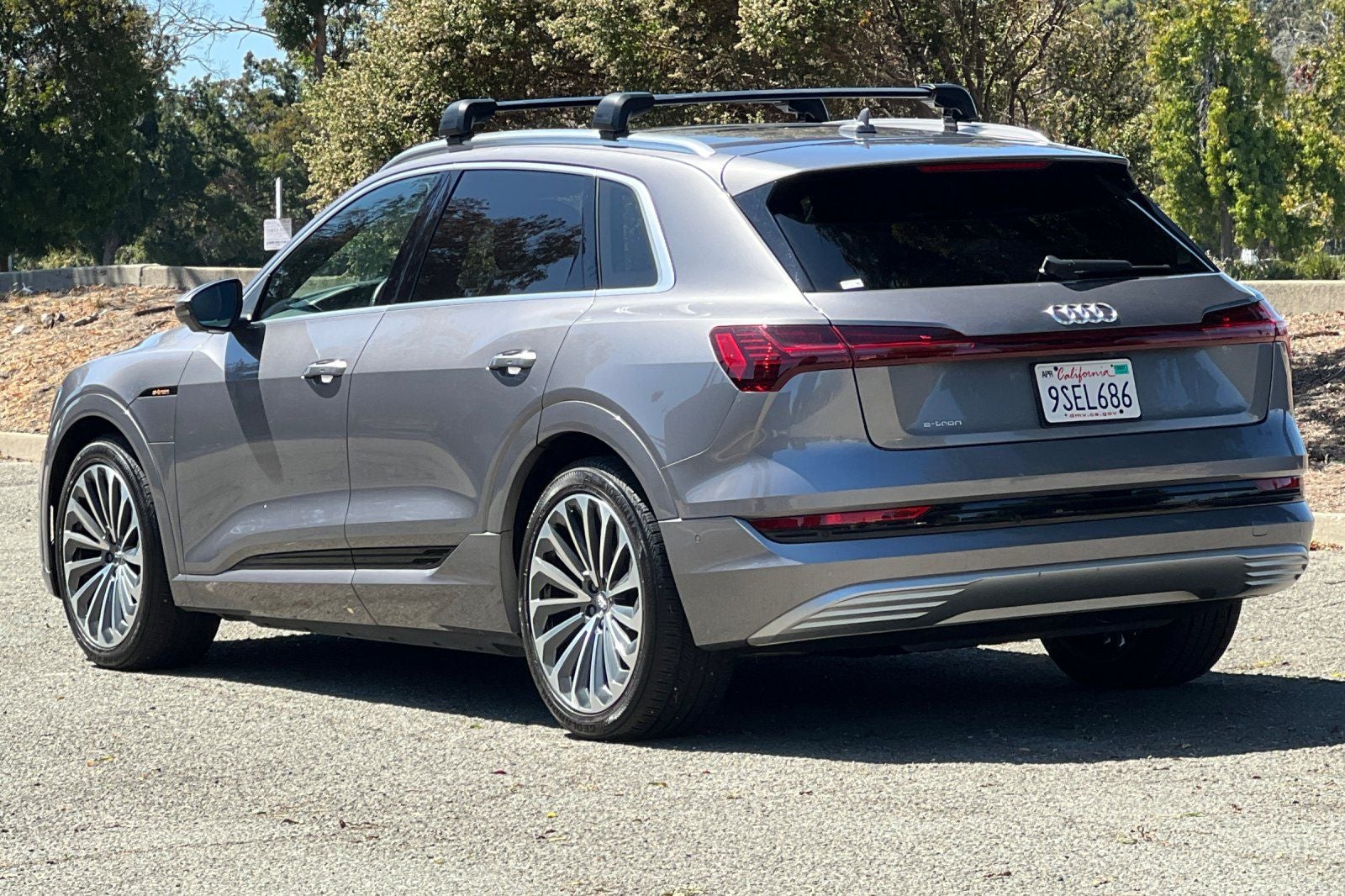2019 Audi e-tron Prestige quattro
