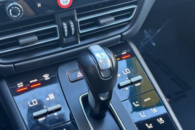 2024 Porsche Macan AWD