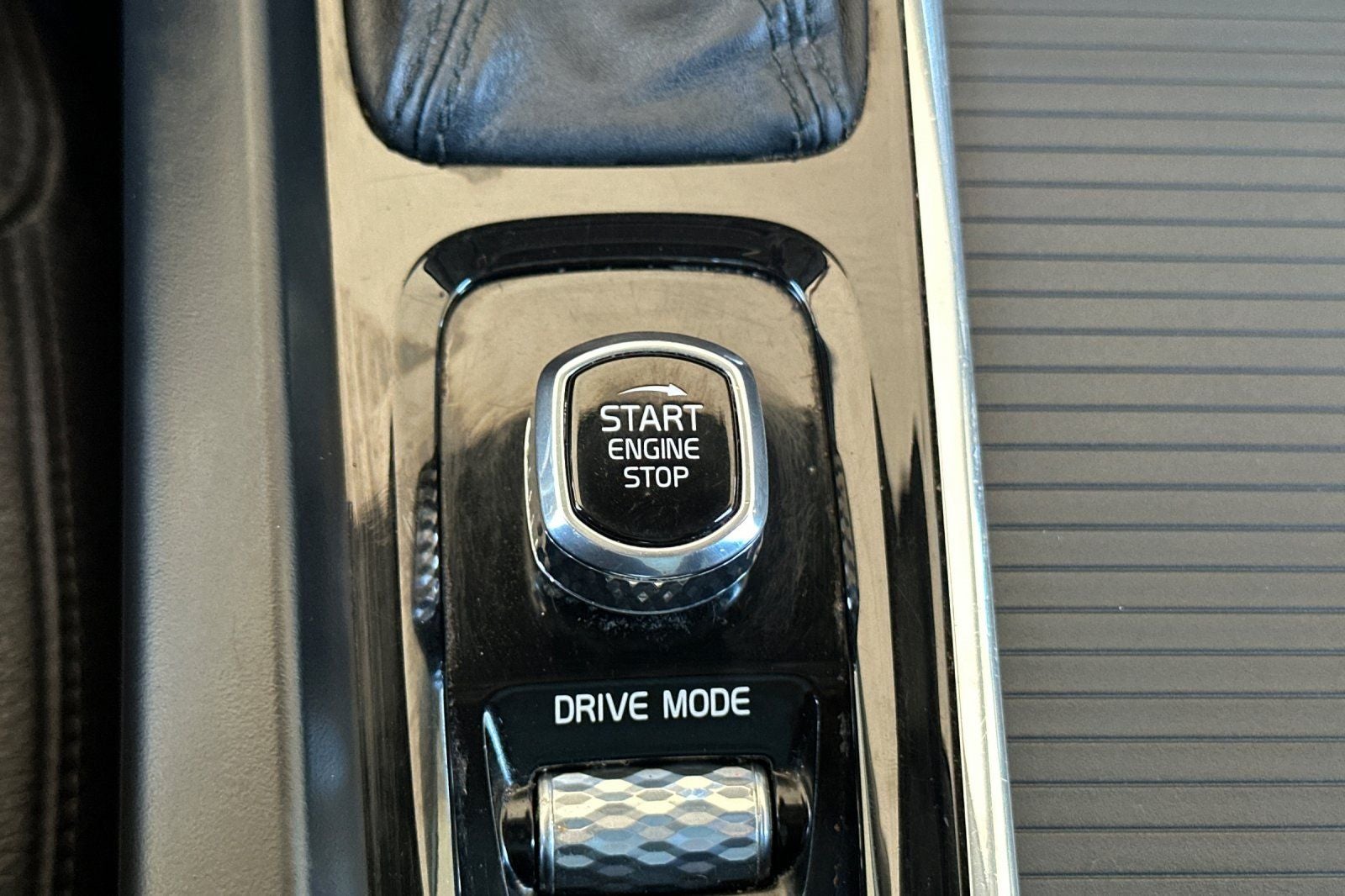 2020 Volvo XC60 T5 Momentum